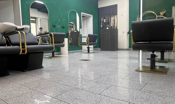 Hair Deluxe