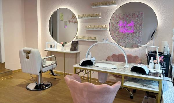 M & S Beauty Lounge
