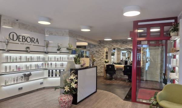 Debora Hairstylist