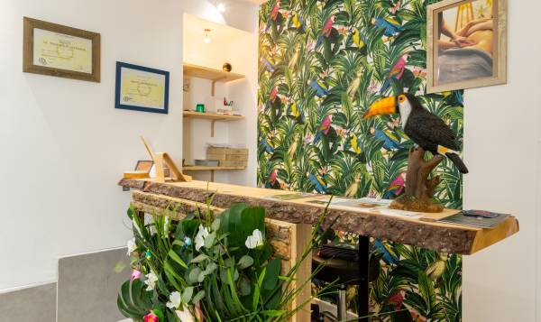 Maison de la beaute by Charnie