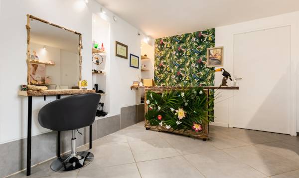 Maison de la beaute by Charnie