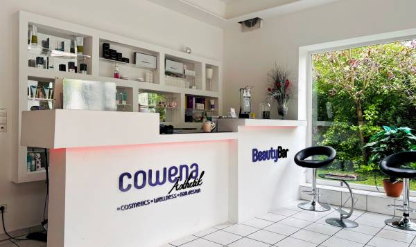 Cowena Ästhetik MIT Nageldesign