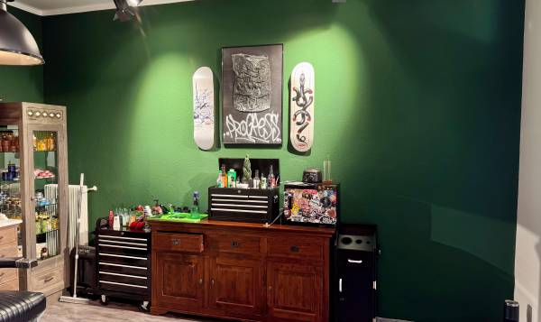 standout barber