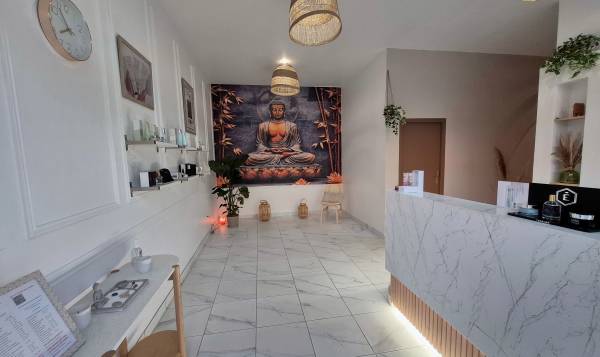 Ê..PURE ESTHETIQUE