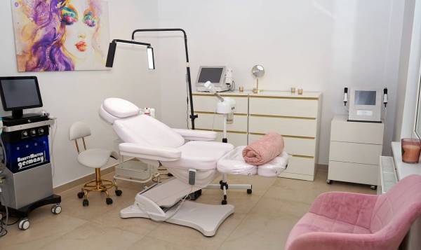 Casablanca Cosmetics 