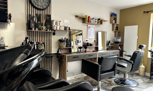 Au salon chez Julia, Coiffeur & Head Spa