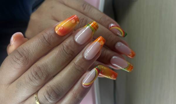 Iconic Nails 63
