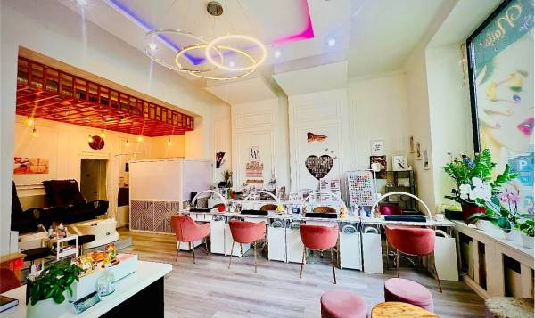 Diamond Nails & Beauty am Hauptbahnhof 