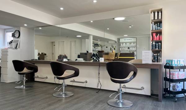 NEDA SALAHI HAIRSTYLING