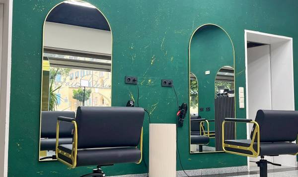 Hair Deluxe