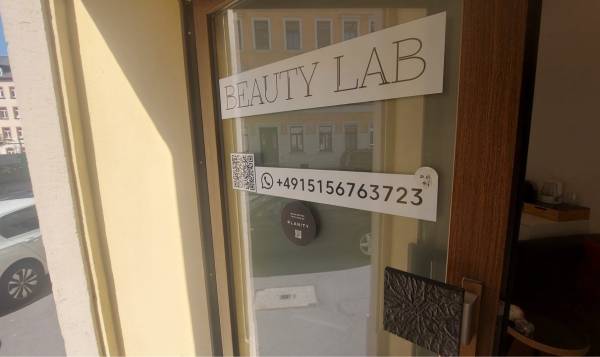 Beauty Lab Permanent Tattoo Kosmetikerin
