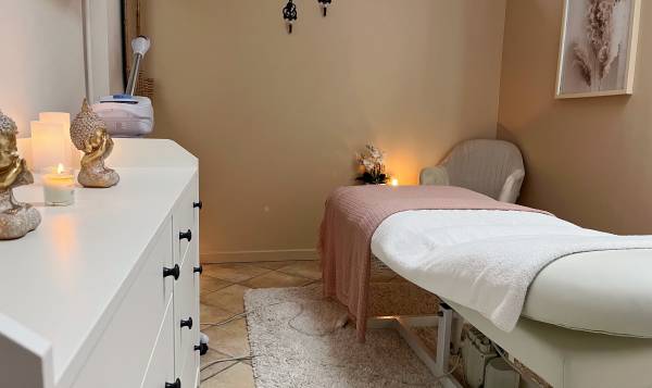 L’Instant Féminin by Maëva 