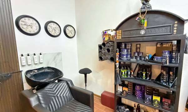 Bonne Coiffure / Barber House