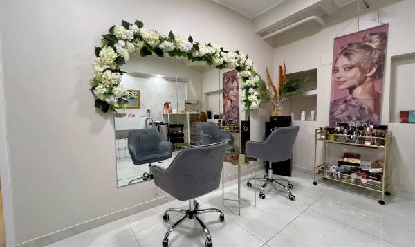 Fine Studio Woman Hair & Beauty