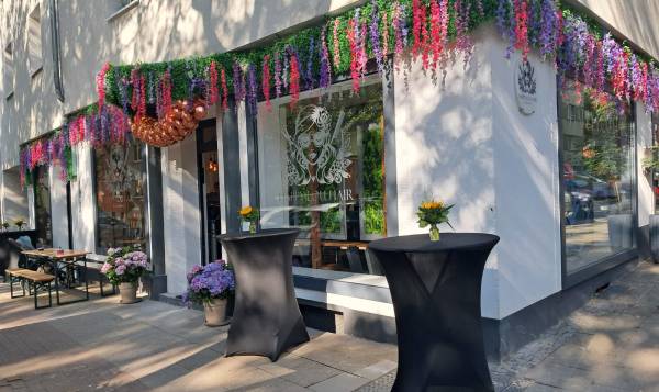 Happy Lou Hair by Louisa Hensel