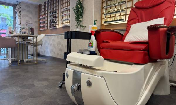 Taoxi Nails manucure 