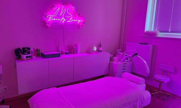 M & S Beauty Lounge