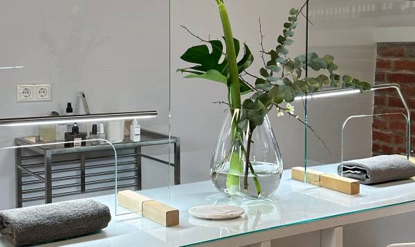 CORINNA BRAEUNIGER ART OF BEAUTY