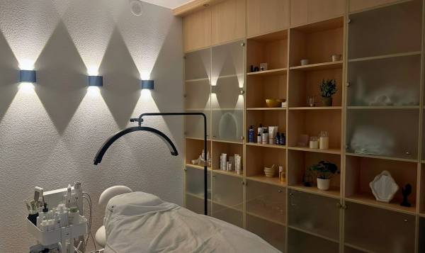 BEAUTY LOFT Academy & Cosmetics