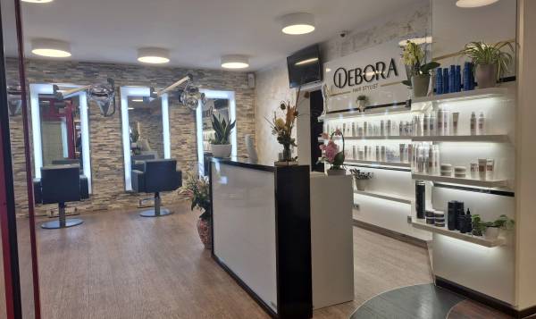 Debora Hairstylist