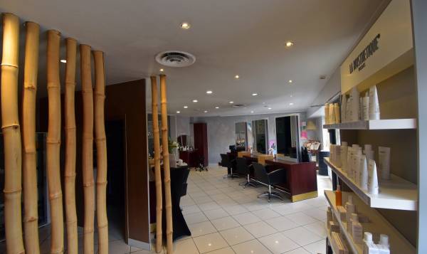 Julie’s Hair Lounge