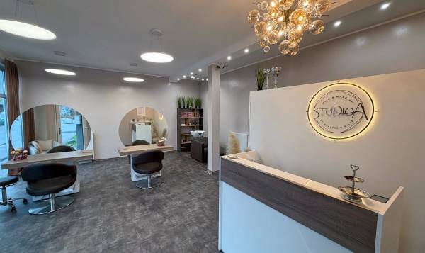 Studio A Hair & MakeUp By Anastasia Wilke