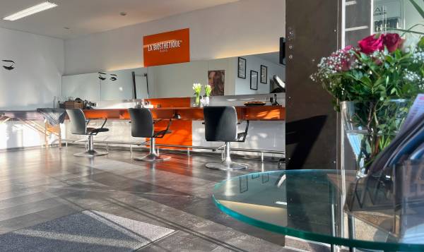 Schnittstelle Farbe I Volumen I Frisur