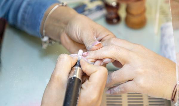 Julia Nails Bordeaux