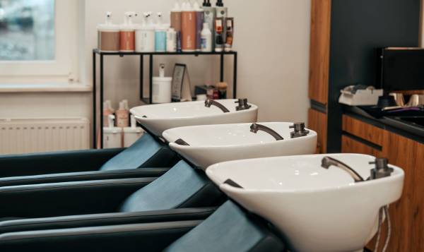 Vahids Hairstore
