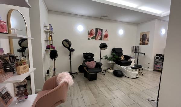 Happiness Afro Beauty Studio