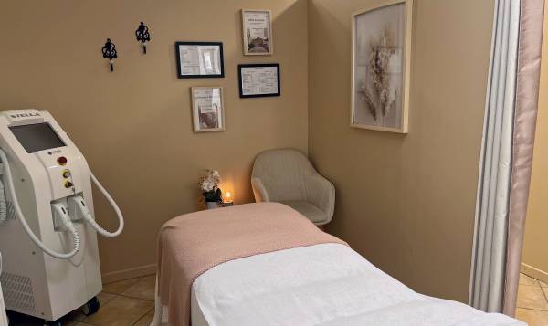 L’Instant Féminin by Maëva 