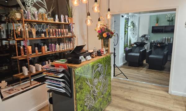 Happy Lou Hair by Louisa Hensel