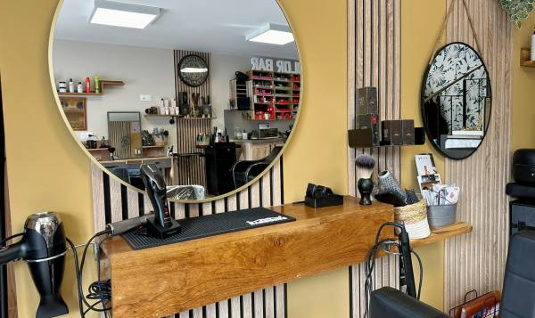 Au salon chez Julia, Coiffeur & Head Spa