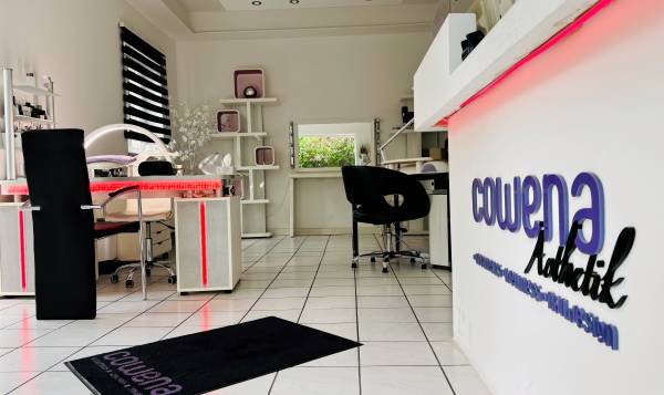 Cowena Ästhetik MIT Nageldesign