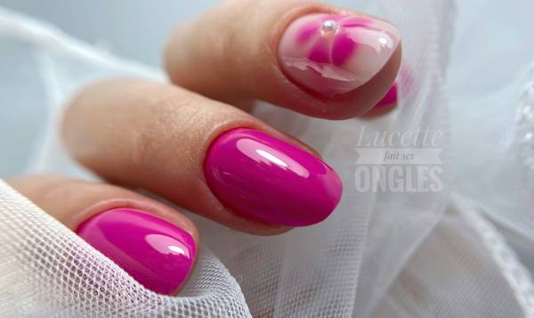 Lucette fait ses ongles