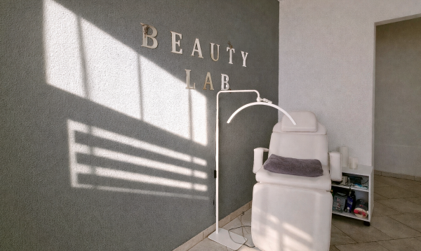 Beauty Lab Permanent Tattoo Kosmetikerin