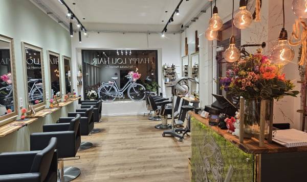 Happy Lou Hair by Louisa Hensel