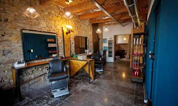 LE PHARE BARBERSHOP