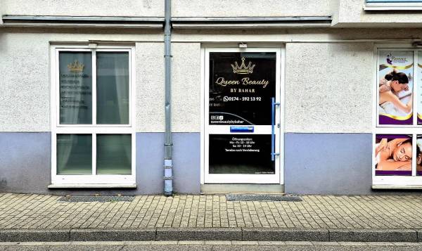 Queen Beauty by Bahar