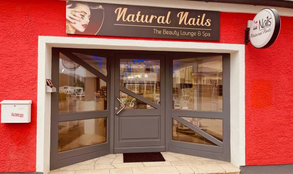 Natural nails 