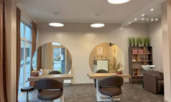 Studio A Hair & MakeUp By Anastasia Wilke