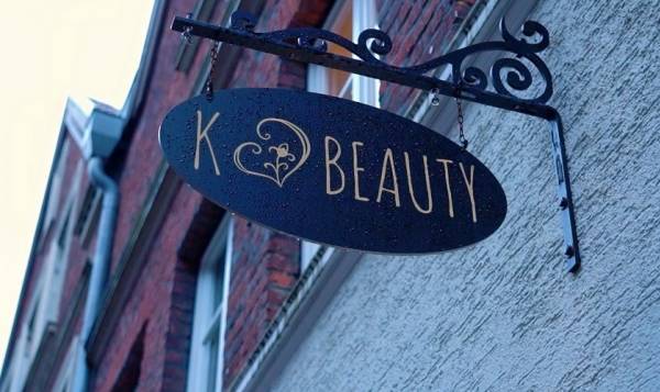 K loves Beauty
