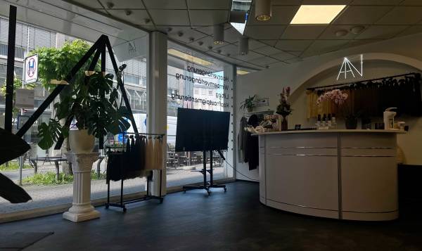Around Beauty Studio