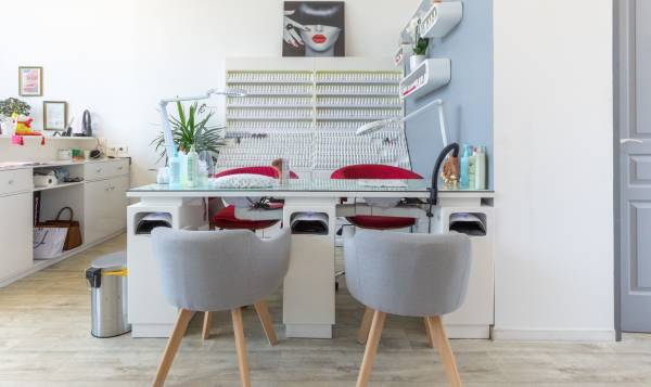 Julia Nails Bordeaux