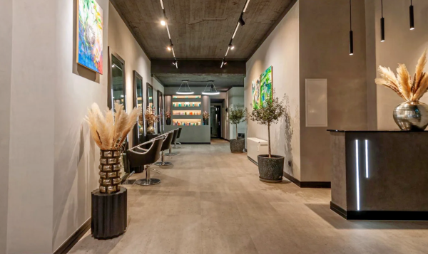Farah Salon 