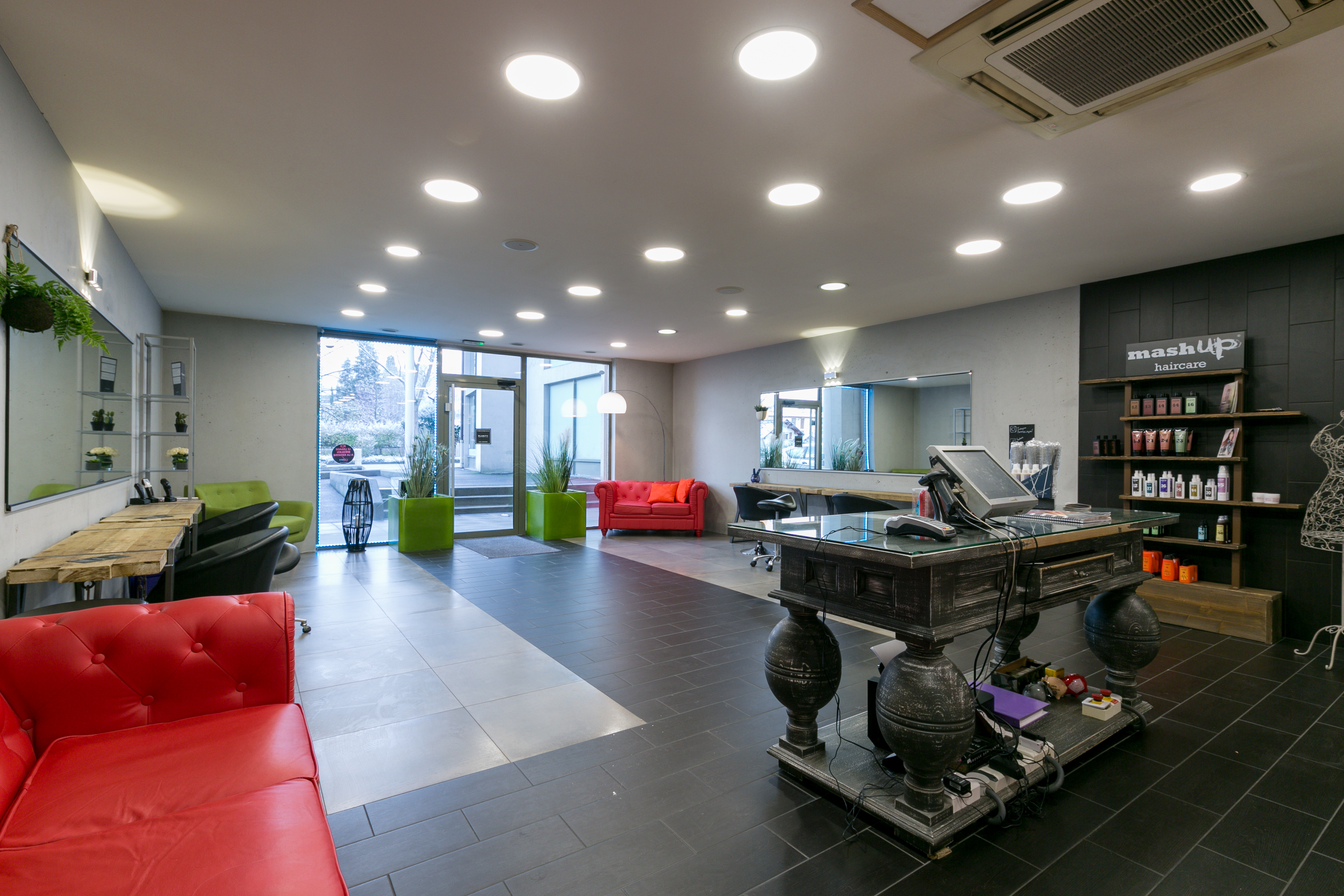 Salon De Coiffure Saint Julien En Genevois Coiffeur Saint-Julien-en-Genevois 74160 - Planity