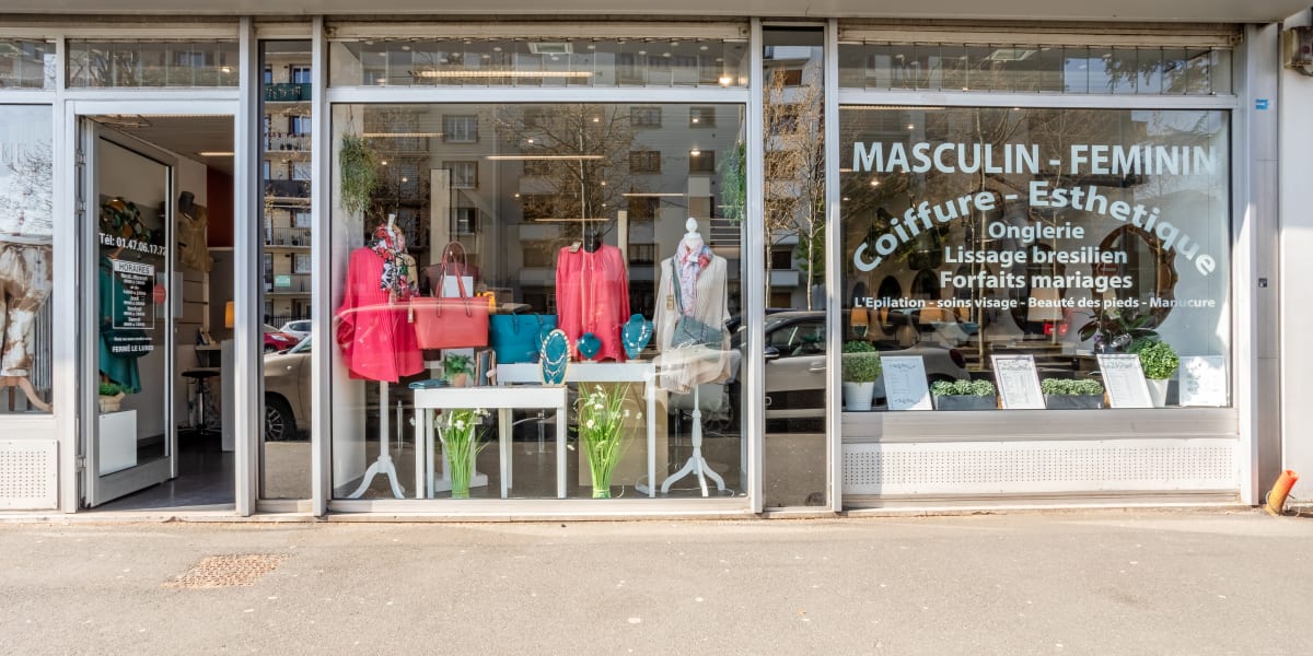 Le Salon de Sophie - Sourcils & cils Champigny-sur-Marne - Photo de couverture - OneBooking