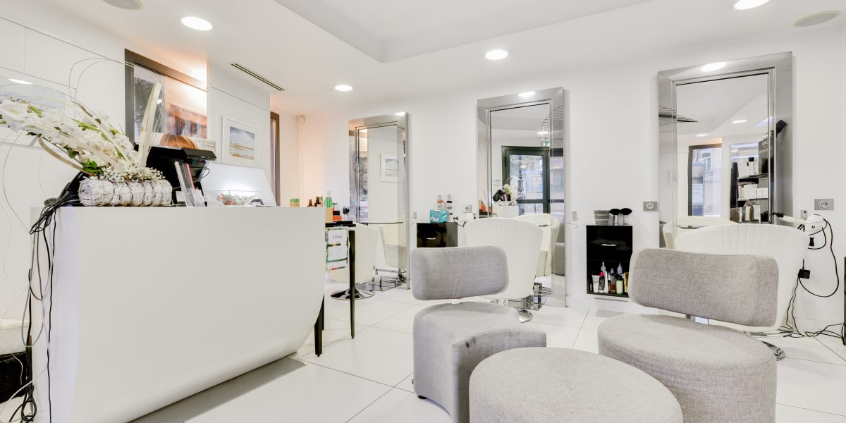 Eric Zemmour - Beauté Prestige - Coiffure Narbonne - Photo de couverture - OneBooking