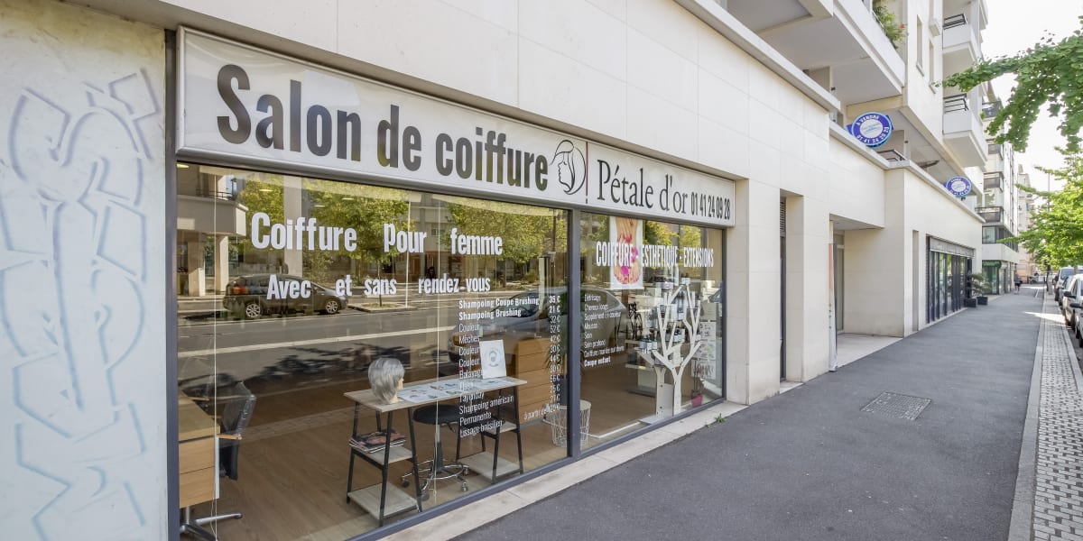 Coiffure Pétales d’or - Coiffure Cachan - Photo de couverture - OneBooking