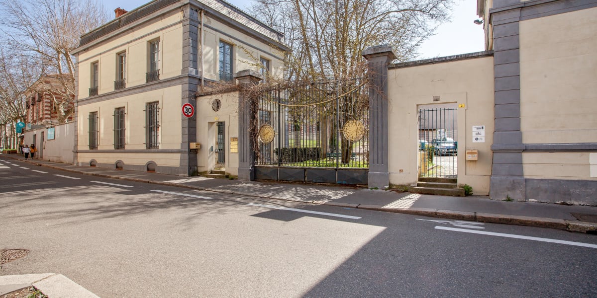 Pei - Yu Tui Na - Institut de beauté Saint-Étienne - Photo de couverture - OneBooking